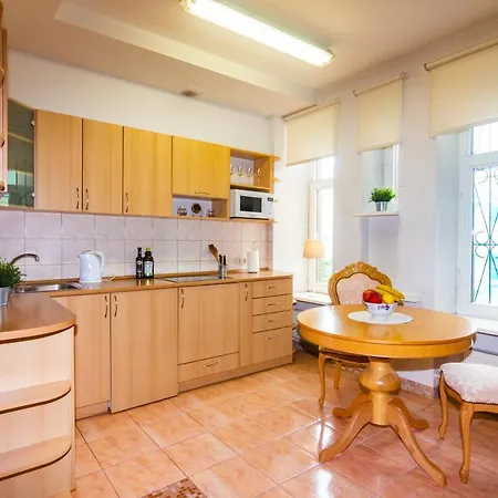 Classic Style In The Center Of Appartement