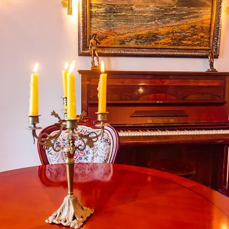 Classic Style In The Center Of Appartement Riga